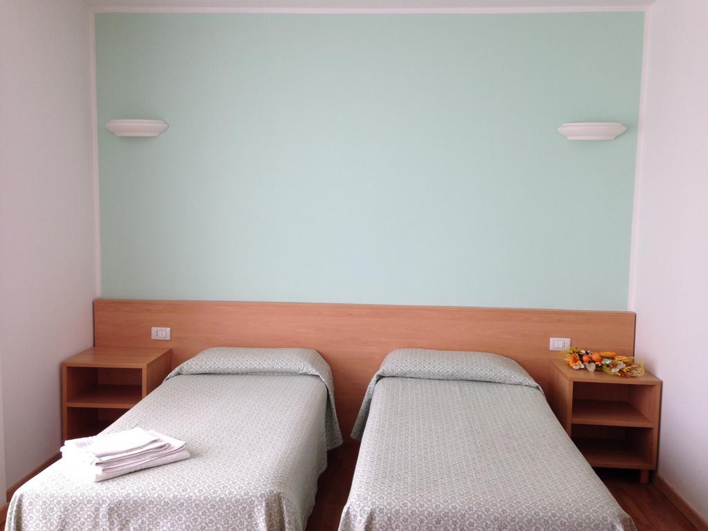 Hotel Roma Cassano Magnago エクステリア 写真