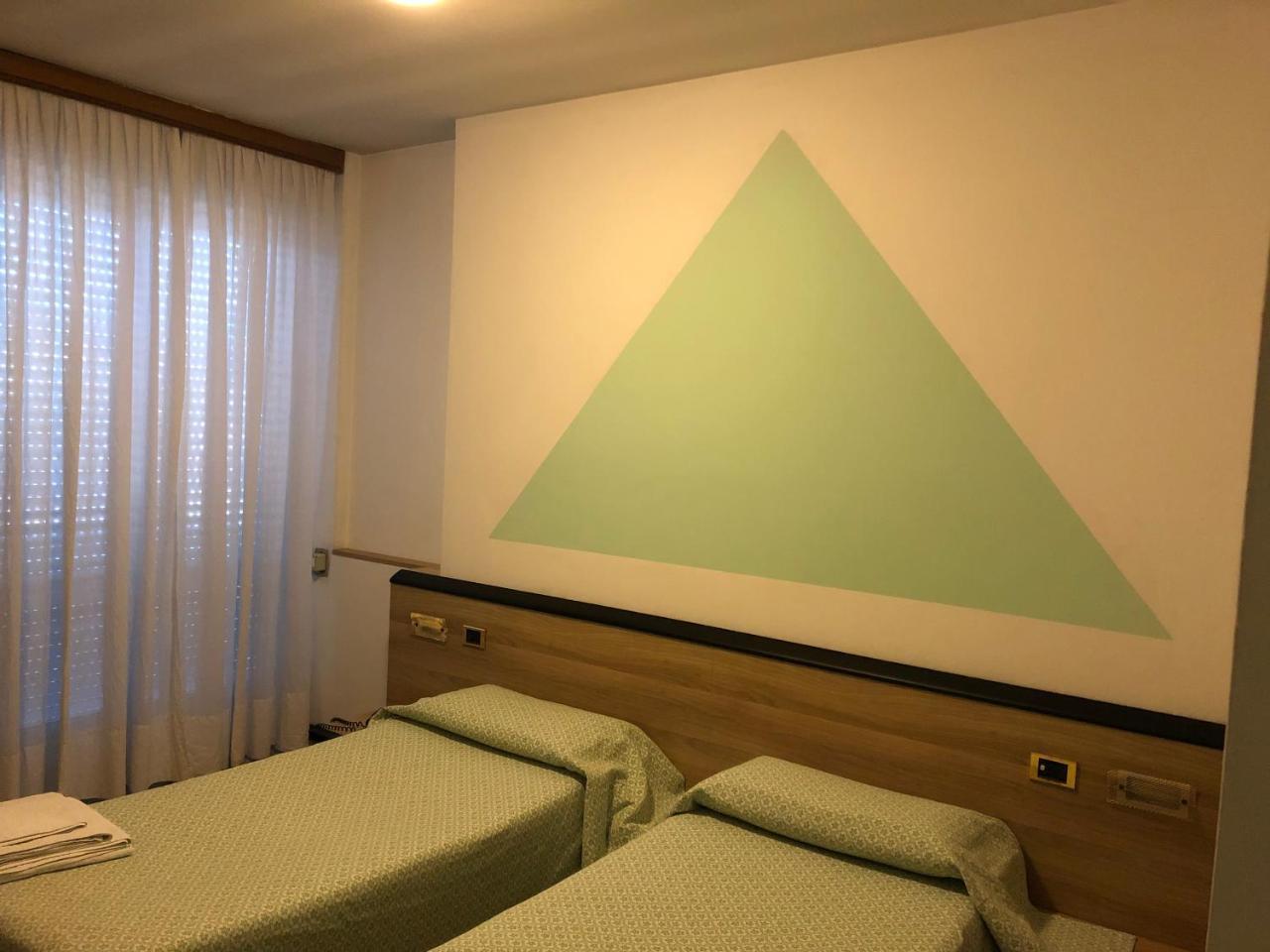 Hotel Roma Cassano Magnago エクステリア 写真